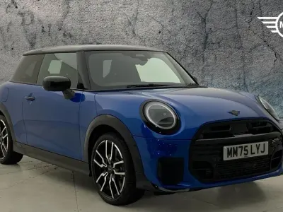 Used Mini Cooper Hatch 113 kW (154 HP) 2025 Blue Hatchback