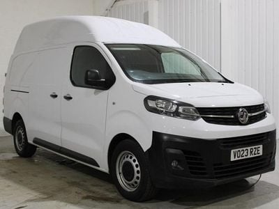 Used Vauxhall Vivaro S 100 HP (73 kW) 2023 White MPV