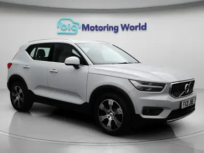 Usado Volvo XC40 Inscription 163 CV (119 kW) 2021 Plateado SUV