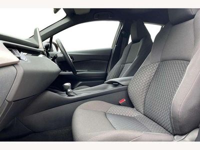 Second-hand Toyota C-HR 122 CP (89 kW) 2023 Roșu SUV