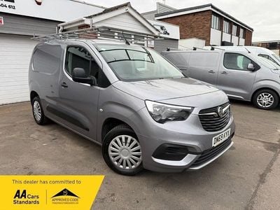 Second-hand Vauxhall Combo Sportive 75 CP (55 kW) 2019 Gri Monovolum