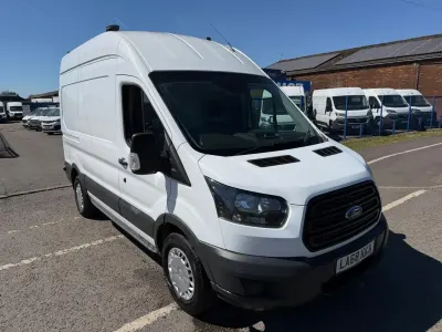 Usado Ford Transit 2019 Branco Monovolume
