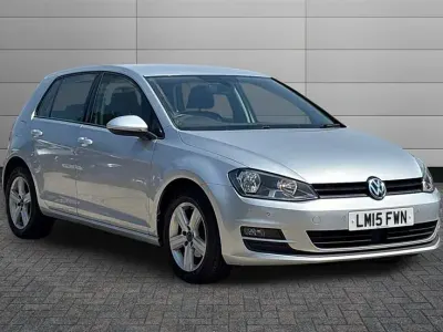 Usado VW Golf VII Match 105 HP (77 kW) 2015 Prateado Citadino