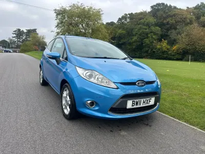 Usado Ford Fiesta Zetec 2011 Azul Citadino