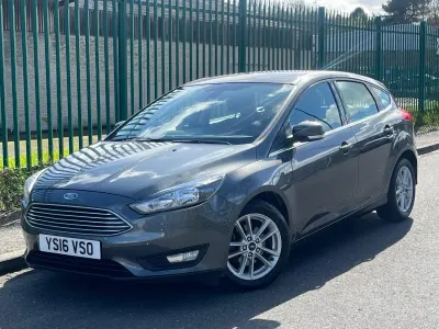 Second-hand Ford Focus Zetec 120 CP (88 kW) 2016 Gri Hatchback