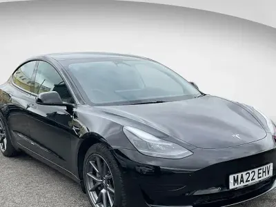 Używany Tesla Model 3 Standard Range 180 kW (245 KM) 2021 Sedan/Limuzyna