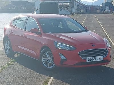 Begagnad Ford Focus Zetec 120 HK (88 kW) 2019 Röd Halvkombi