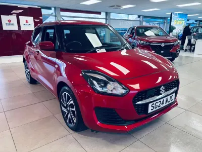 Używany Suzuki Swift SZ-L 82 KM (60 kW) 2024 Czerwony Hatchback