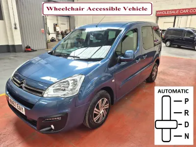 Used Citroën Berlingo Feel 100 HP (73 kW) 2017 Blue MPV