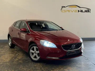 Used Volvo V40 SE 115 HP (84 kW) 2015 Red Hatchback