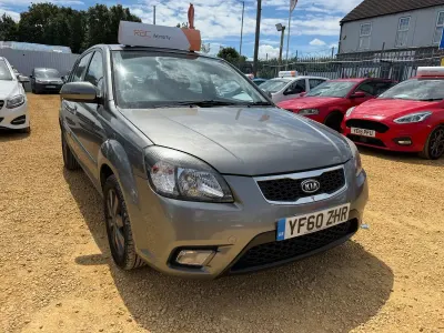 Used Kia Rio 2011 Silver Hatchback