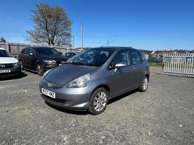 Begagnad Honda Jazz SE 82 HK (60 kW) 2007 Silver Halvkombi