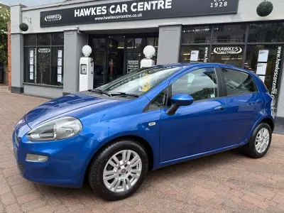 Używany Fiat Punto Easy 77 KM (56 kW) 2012 Niebieski Hatchback