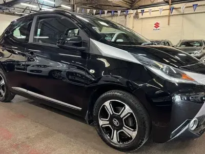 Used Toyota Aygo X-clusiv 69 HP (50 kW) 2015 Black Hatchback