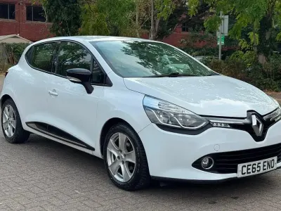 Used Renault Clio Dynamique 90 HP (66 kW) 2015 White Hatchback