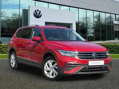 Used VW Tiguan Allspace Life 150 HP (110 kW) 2023 Red SUV
