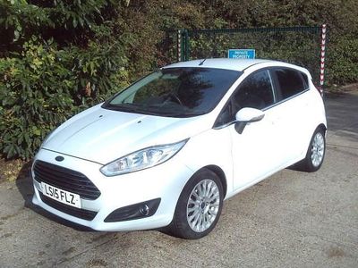 White Used 2015 Ford Fiesta Titanium Hatchback | £6,495 (Fair price)