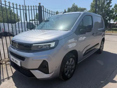 New Vauxhall Combo 100 HP (73 kW) 2026 Grey MPV