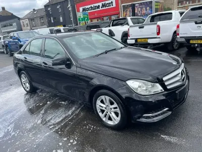 Usado Mercedes C200 Executive 2012 Negro Berlina