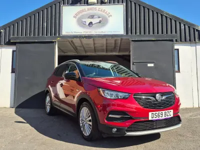 Used Vauxhall Grandland X Business Edition 130 HP (95 kW) 2020 Red SUV