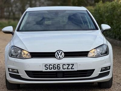 Begagnad VW Golf VII Edition 2016 Vit Halvkombi