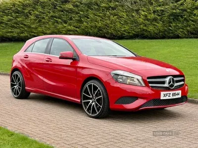 Used Mercedes A180 Sport Edition 109 HP (80 kW) 2015 Red Hatchback
