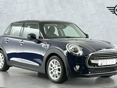Used Mini Cooper Classic 134 HP (98 kW) 2019 Blue Hatchback