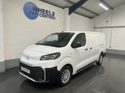 Used Toyota Proace 143 HP (105 kW) 2024 White MPV