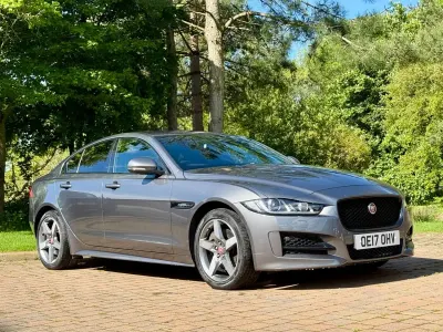 Używany Jaguar XE R-Sport 240 KM (176 kW) 2017 Szary Sedan/Limuzyna