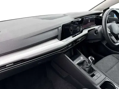 Second-hand VW Golf VIII Life 130 CP (95 kW) 2024 Gri Hatchback