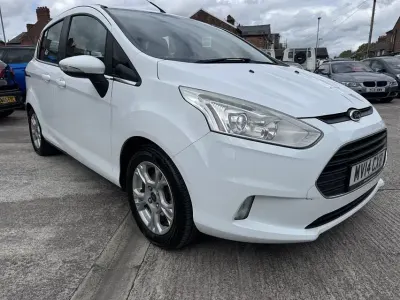 Used Ford B-MAX Zetec 90 HP (66 kW) 2014 White MPV