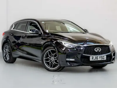 Used Infiniti Q30 Sport Tech 170 HP (125 kW) 2016 Black Hatchback