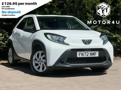 Used Toyota Aygo X PURE 72 HP (52 kW) 2023 White SUV