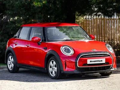 Używany Mini ONE Classic 101 KM (74 kW) 2022 Czerwony Hatchback