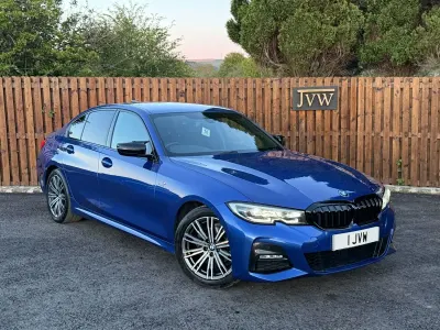 Begagnad BMW 318 M Sport 2021 Blå Sedan
