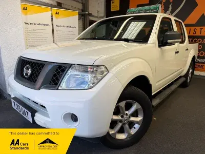 Used Nissan Navara Visia 190 HP (139 kW) 2013 White Pickup