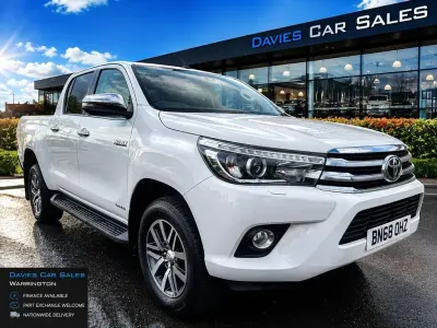 Used Toyota HiLux 150 HP (110 kW) 2018 White Pickup