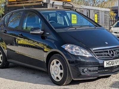 Begagnad Mercedes A160 Classic 95 HK (69 kW) 2012 Svart Halvkombi