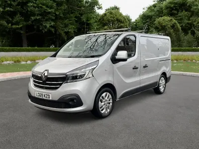 Used Renault Trafic 2019 Silver MPV