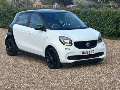 Used Smart ForFour Passion Premium 71 HP (52 kW) 2015 White Hatchback