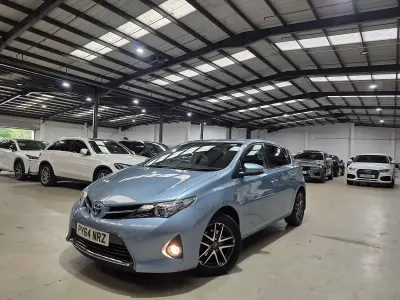 Used Toyota Auris Hybrid Plus 2015 Blue Hatchback