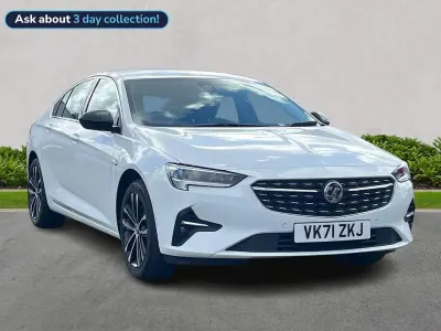 Używany Vauxhall Insignia Edition 122 KM (89 kW) 2021 Biały Hatchback