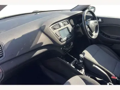 Używany Hyundai i20 84 KM (61 kW) 2020 Biały Hatchback