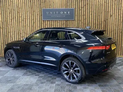 Used Jaguar F-Pace 300 HP (220 kW) 2020 Black SUV