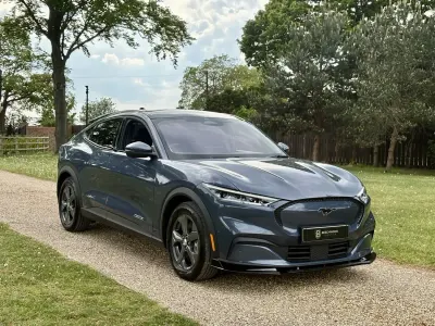 Usado Ford Mustang Mach-E Extended Range 210 kW (286 HP) 2022 Azul SUV
