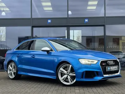 Begagnad Audi RS3 Business 400 HK (294 kW) 2020 Blå Sedan