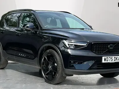 Usado Volvo XC40 Plus 197 CV (144 kW) 2025 Negro SUV