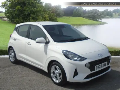 Used Hyundai i10 SE 67 HP (49 kW) 2023 White Hatchback