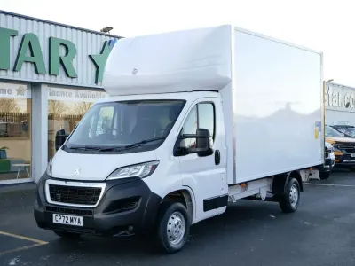 Używany Peugeot Boxer Business-Line 140 KM (102 kW) 2023 Biały Van