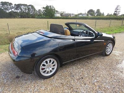 Black Used 2001 Alfa Romeo Spider Cabriolet | £3,950